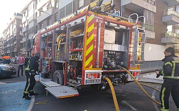 Un incendio en un garaje retrasa una hora la salida de la media maratón de Azkoitia-Azpeitia