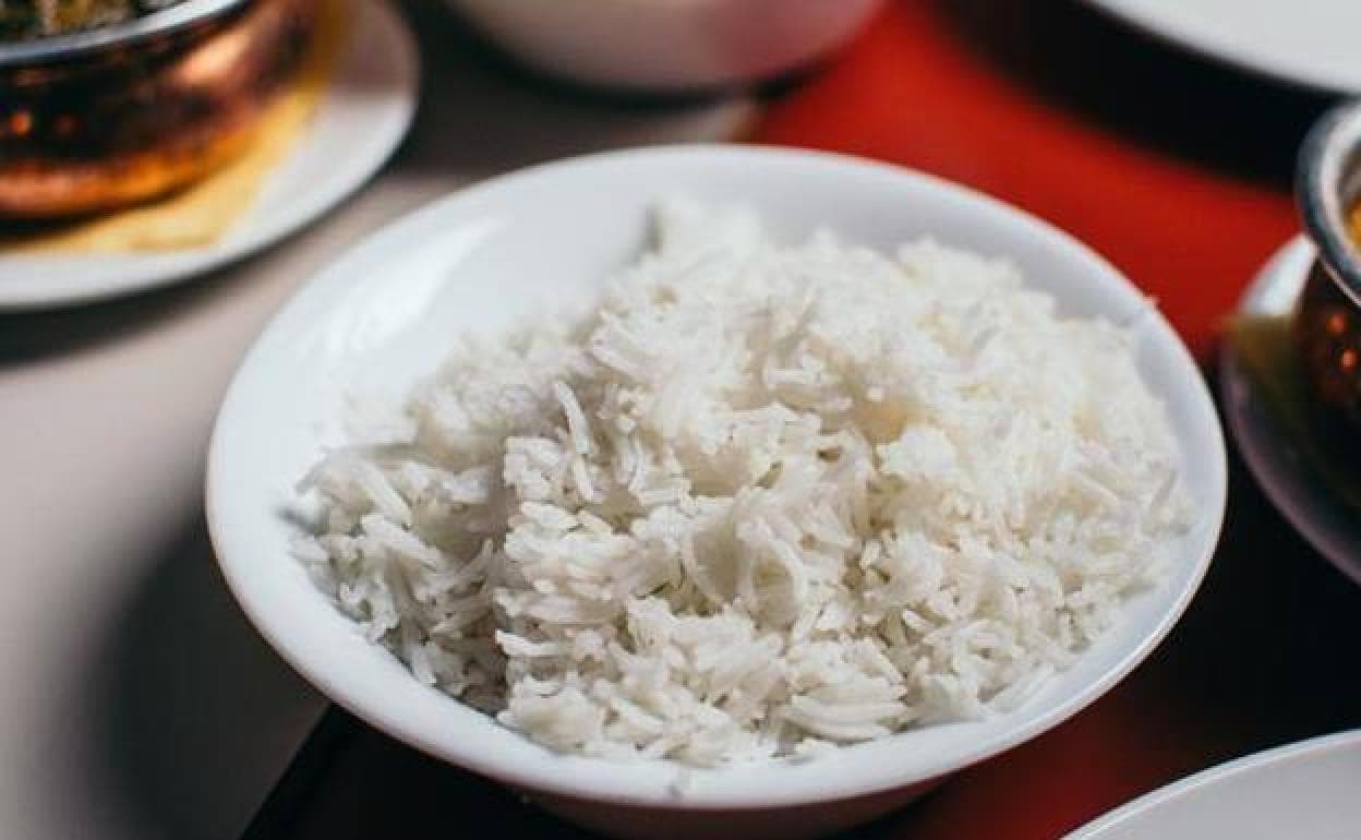 ¿El arroz integral engorda? Descubre sus beneficios, propiedades y diferencias con el arroz blanco
