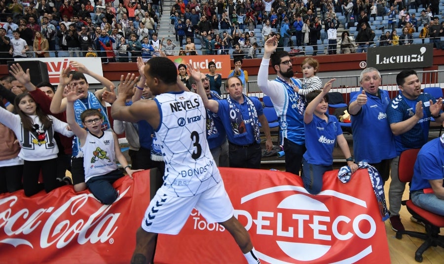 Illunbe es el escenario donde se miden estos dos equipos situados en la parte baja de la tabla. 