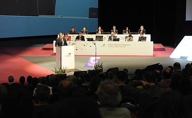 El Kursaal ha sido el escenario donde Laboral Kutxa ha celebrado su asamblea anual ordinaria. 