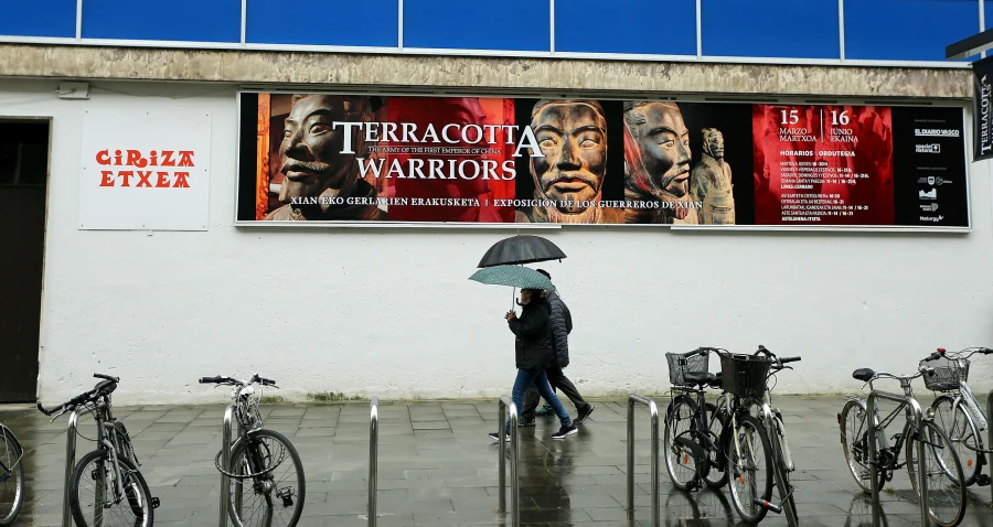 La exposición 'Los Soldados de Terracota' está superando con creces la asistencia prevista. Decenas de familias se han animado a visitara estos guerreros.