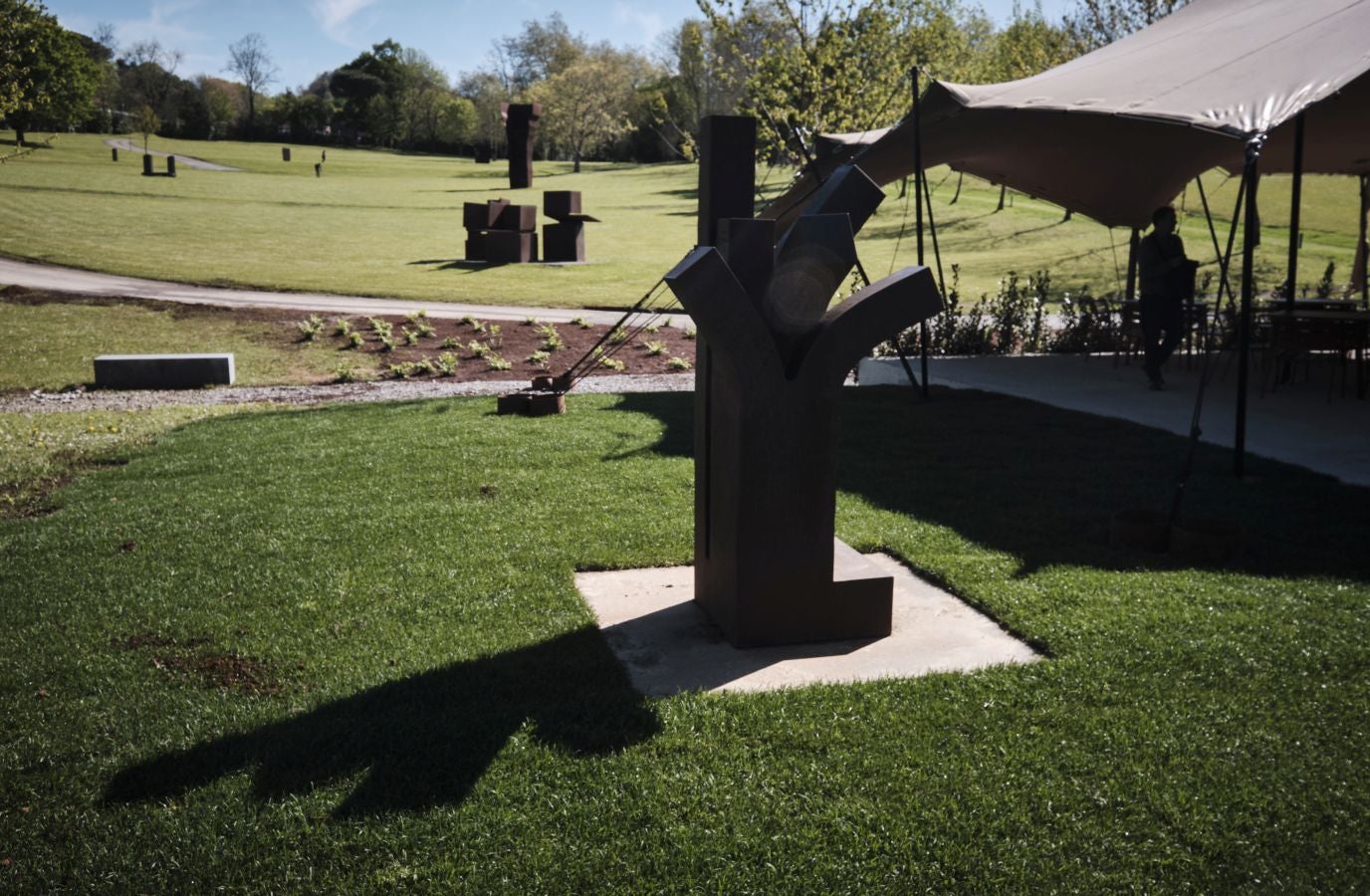 Los responsables del remodelado museo de Zabalaga presentan las nuevas instalaciones y la exposición inaugural antes de su reapertura al público