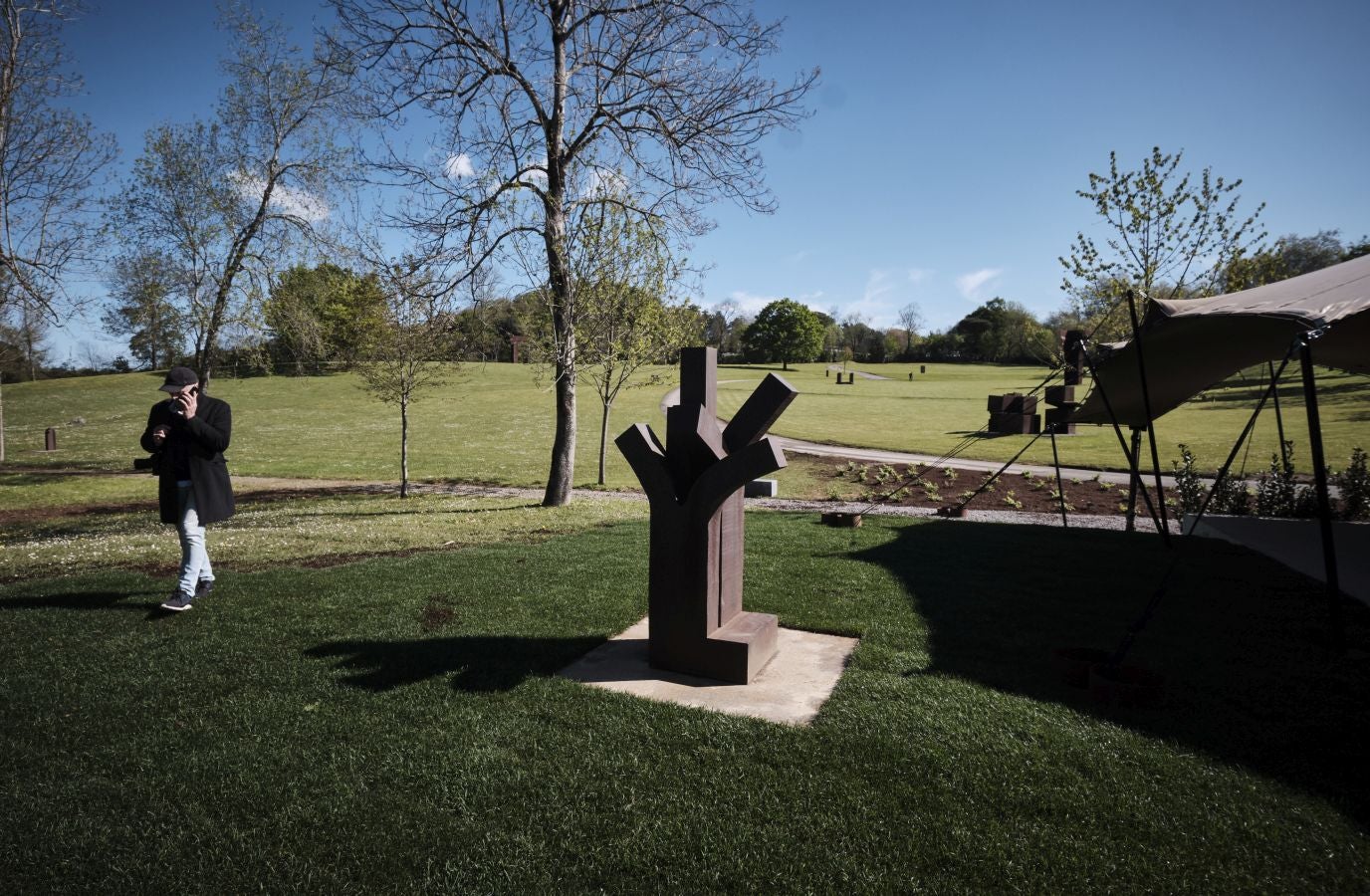 Los responsables del remodelado museo de Zabalaga presentan las nuevas instalaciones y la exposición inaugural antes de su reapertura al público