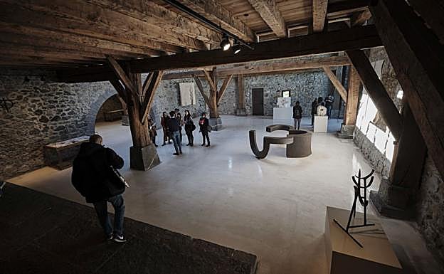 Imagen principal - «Éramos conscientes de que nos faltaba poner Chillida Leku al día»