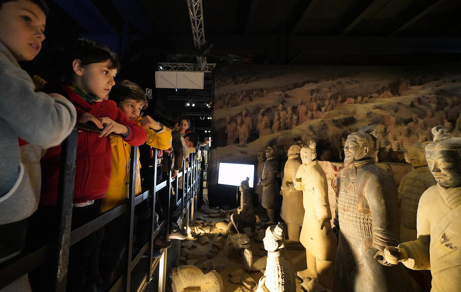 Un total de 530 escolares han visitado en Pasaia la exposición de los guerreros de Xian hasta la fecha.