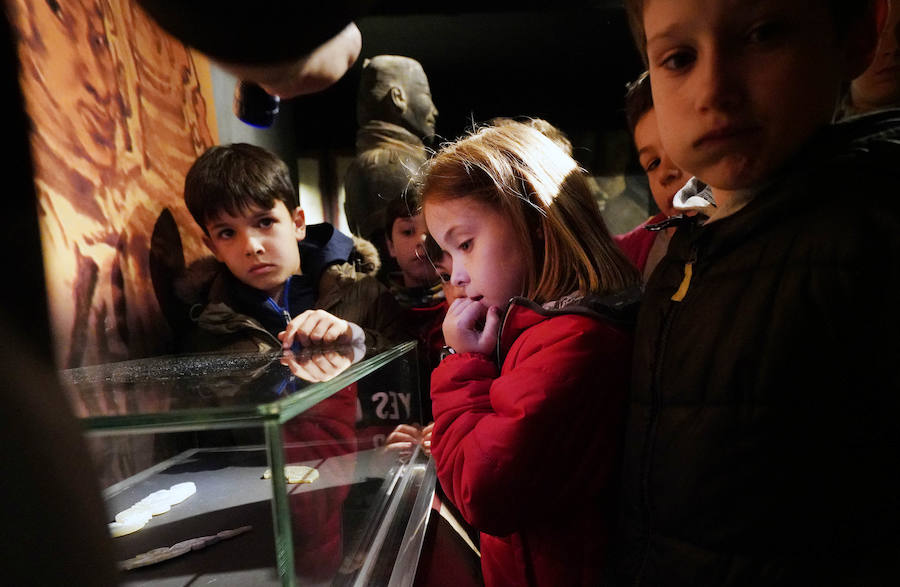 Un total de 530 escolares han visitado en Pasaia la exposición de los guerreros de Xian hasta la fecha.