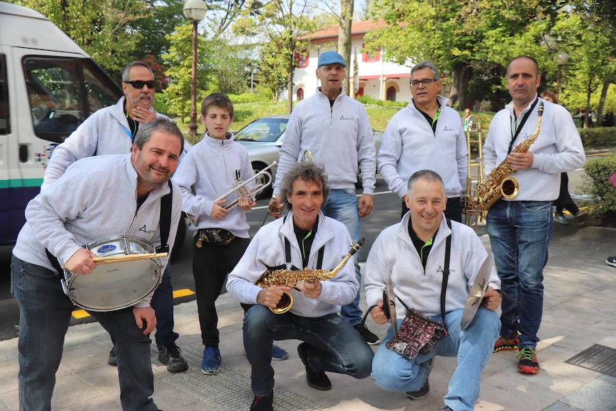 Mutrikutik goizeko 6ak aldera sartu ondoren, kostaldean zehar ibiliko da 21. Korrikaren lekukoa eskuz esku. Arratsaldean helduko da Donostiara eta bertan 42 kilometro egingo ditu auzo ezberdinetan. 