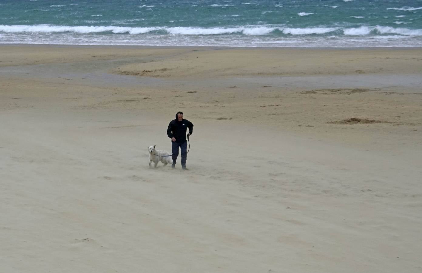 Tras el buen tiempo de la mañana, la tormenta ha llegado a la capital guipuzcoana por la tarde