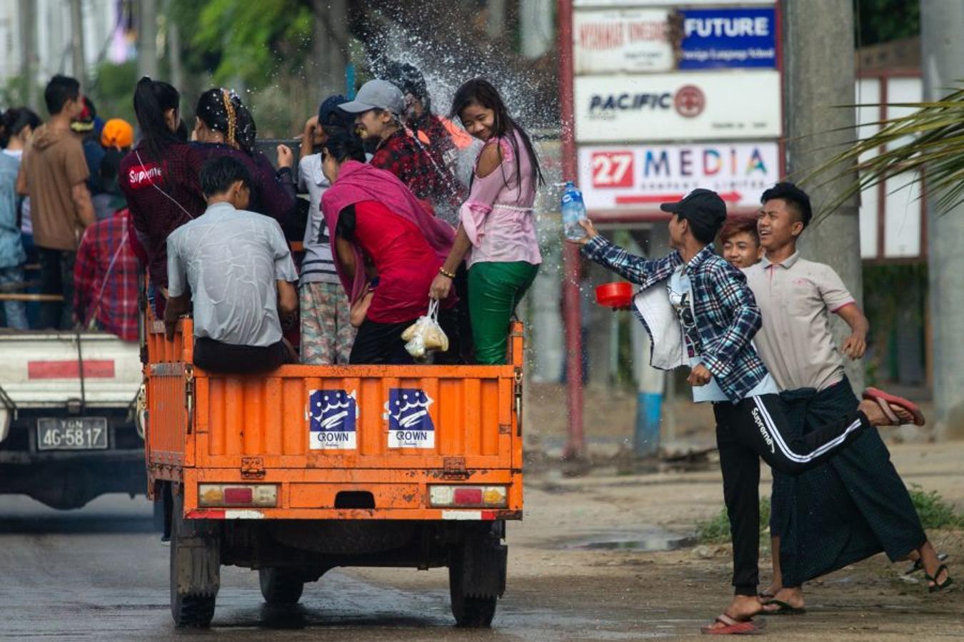 El Songkran o festival del agua, es una de las grandes festividades del budismo con la que se inicia el Año Nuevo tailandés.