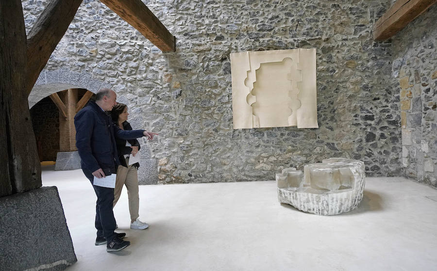 Un goteo incesante de visitantes vuelve a dar vida a Chillida Leku en la aapertura oficial al público este miércoles