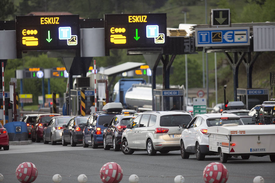 Las colas han superado los nueve kilómetros en sentido Francia