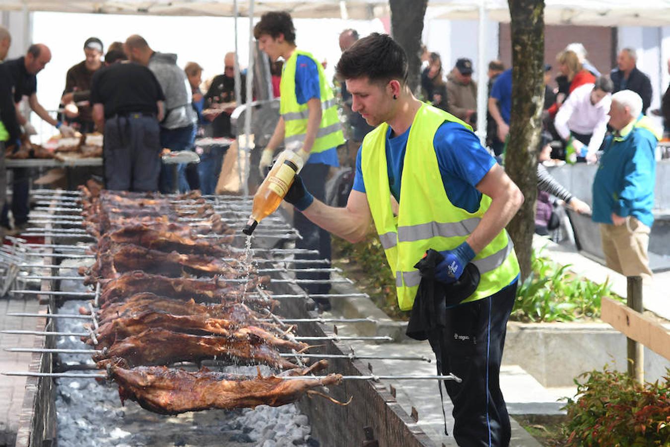 Más de 2.000 ovejas cruza este miércoles por la mañana el casco histórico de Ordizia. Serán protagonistas, como cada miércoles de Pascua, del Artzain Eguna o Día del Pastor en la localidad goierriarra.