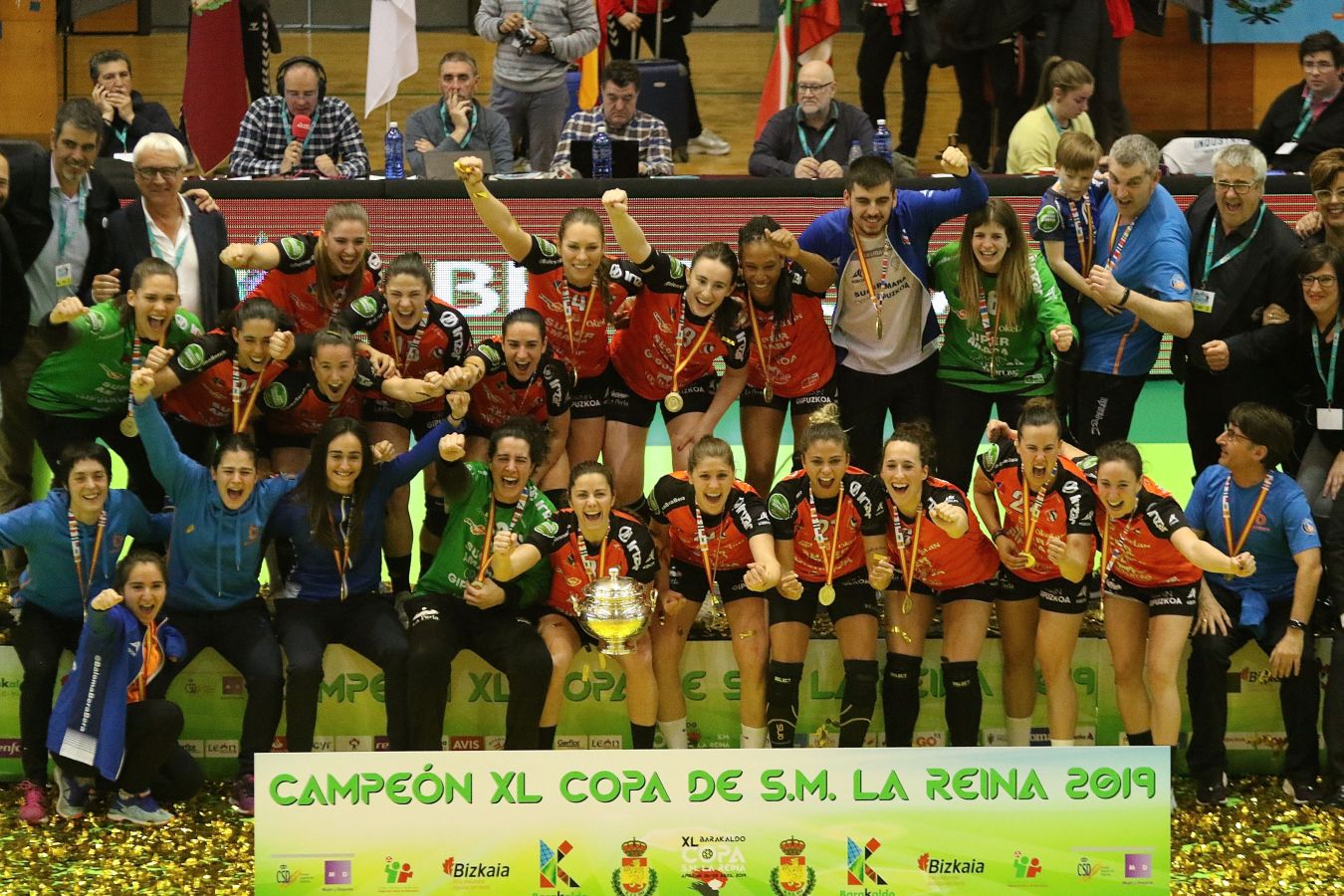 El Super Amara Bera Bera se ha adjudicado su sexta Copa de la Reina en la final al vencer al Aula Valladolid por 17-30. El partido lo ha dominado el conjunto guipuzcoano desde el primer minuto.