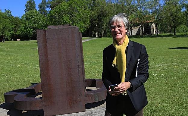 El arquitecto francés Pascal Prunet, ayer, en su visita a Chillida Leku.