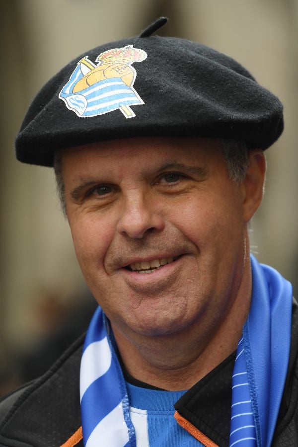 Numerosos afiicionados realistas se han acercado a Vitoria para animar a la Real Sociedad 