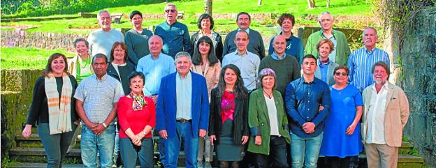 La candidatura. Este es el grupo humano que ha presentado el PSE-EE de Zarautz para las elecciones municipales del 26 de mayo. 