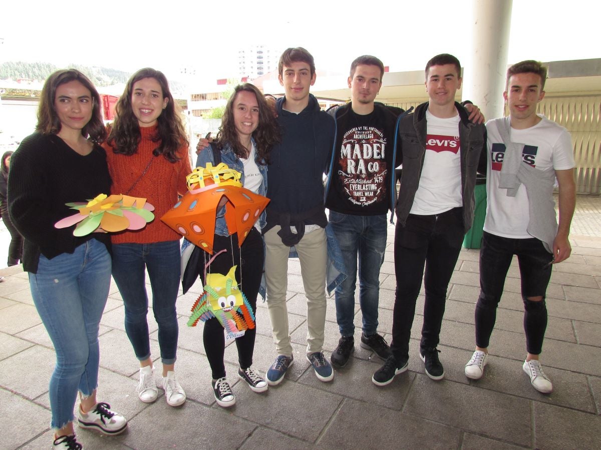 Un total de 77 alumnos de Mondragon Unibertsitatea (MU), divididos en 31 grupos, han participado este jueves en el XXI Concurso de Diseño Industrial de lanzamiento de huevo