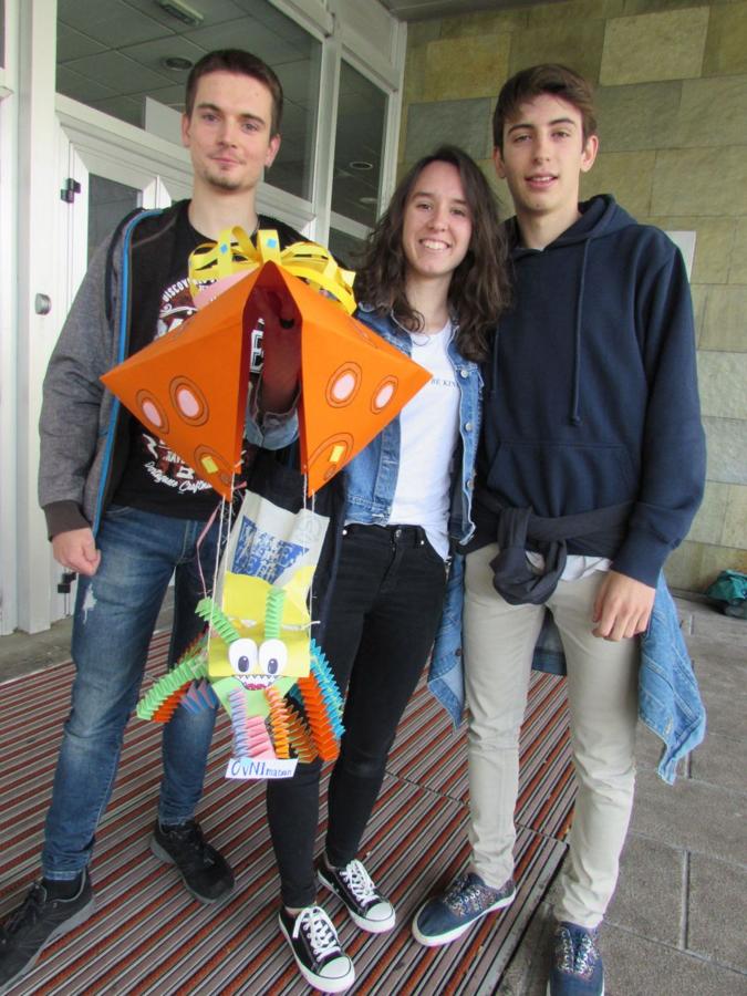 Un total de 77 alumnos de Mondragon Unibertsitatea (MU), divididos en 31 grupos, han participado este jueves en el XXI Concurso de Diseño Industrial de lanzamiento de huevo