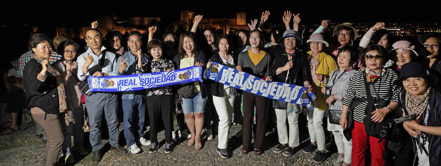 Miles de aficionados de la Real Sociedad se han desplazado a Granada para animar a las jugadoras en la final de la Copa de la Reina