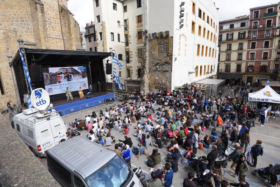 Niños y mayores se han acercado hasta la Trini para vivir la final de la Copa de la Reina 