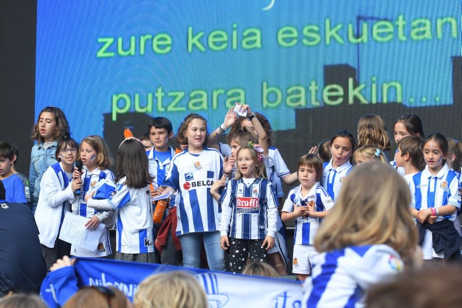 Niños y mayores se han acercado hasta la Trini para vivir la final de la Copa de la Reina 