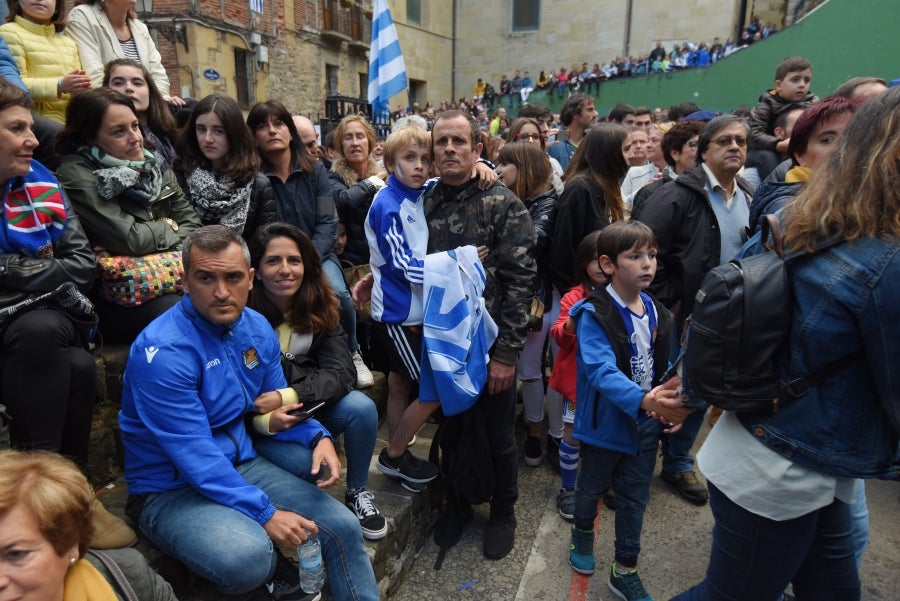Niños y mayores se han acercado hasta la Trini para vivir la final de la Copa de la Reina 