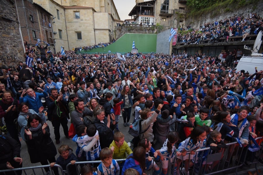 Niños y mayores se han acercado hasta la Trini para vivir la final de la Copa de la Reina 