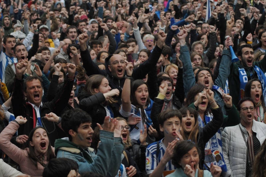Niños y mayores se han acercado hasta la Trini para vivir la final de la Copa de la Reina 