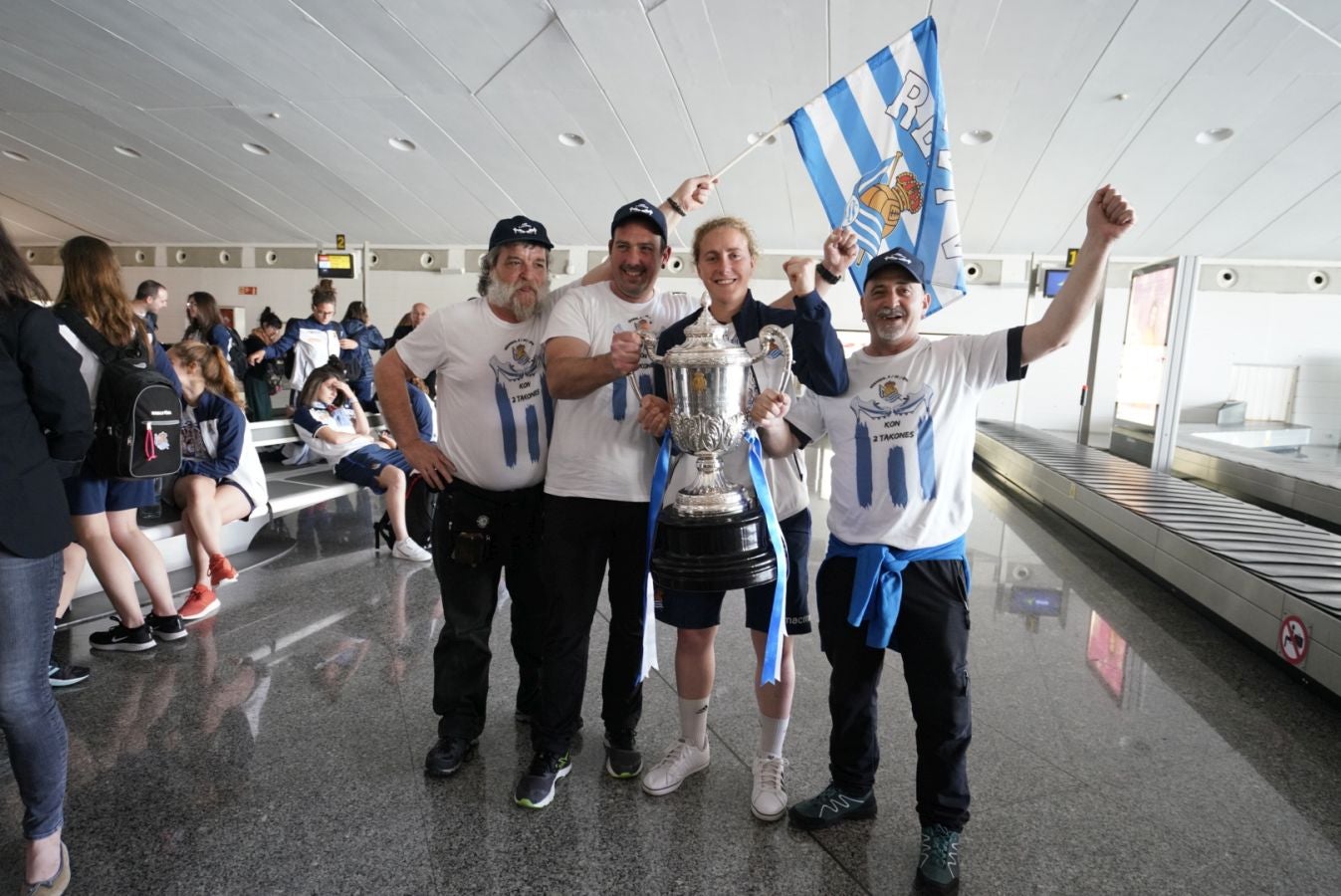 La expedición txuri urdin ha partido esta mañana de Granada dispuesta a celebrar un intenso día de homenajes