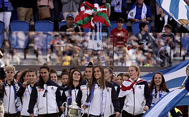 Anoeta aplaude a las campeonas