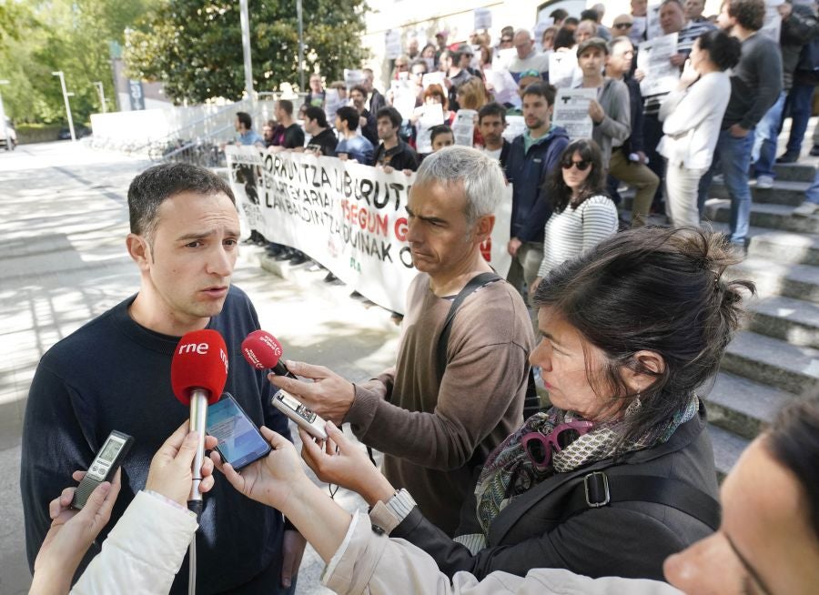 Sánchez ha participado en un acto electoral en San Sebastián junto con los candidatos a diputado general de Gipuzkoa, Denis Itxaso, y a la Alcaldía de la capital guipuzcoana, Ernesto Gasco,