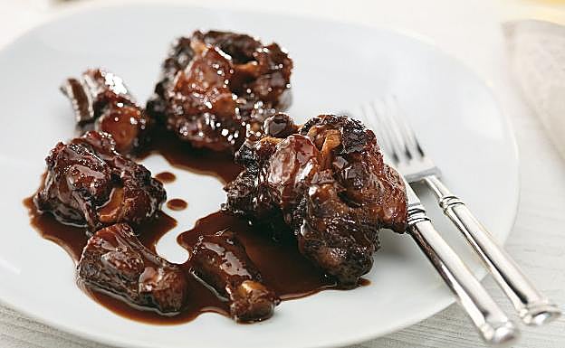 Rabo de buey guisado al vino tinto de Martín Berasategui. 