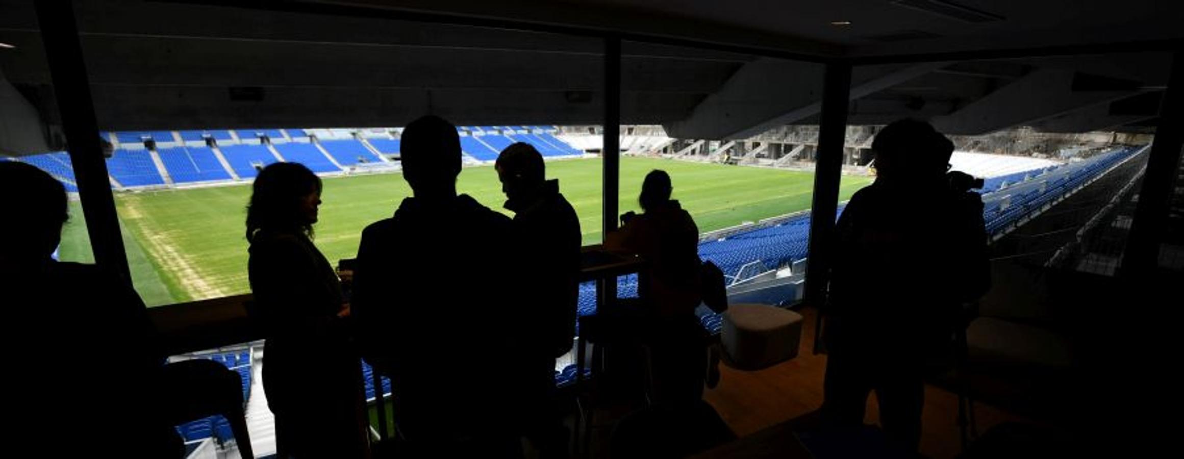 La futura grada familiar va cogiendo forma y los operarios comienzan la construcción del anillo superior de la grada Norte 