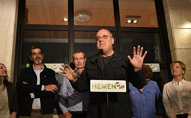 Joseba Egibar, en la noche electoral del 26-M.