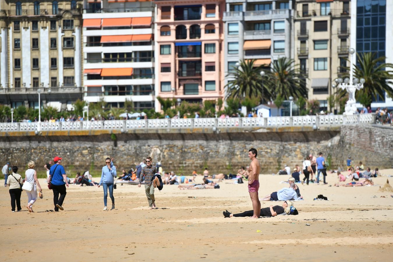 El sol luce en San Sebastián tras varias jornadas de lluvia