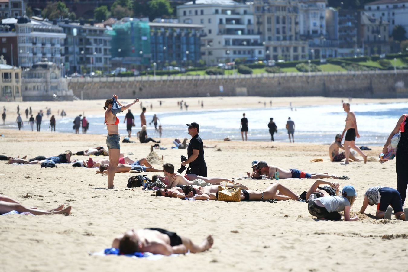 El sol luce en San Sebastián tras varias jornadas de lluvia