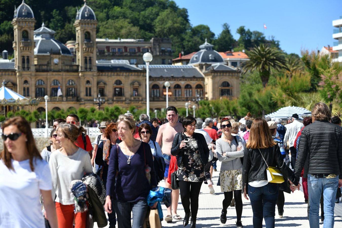 El sol luce en San Sebastián tras varias jornadas de lluvia
