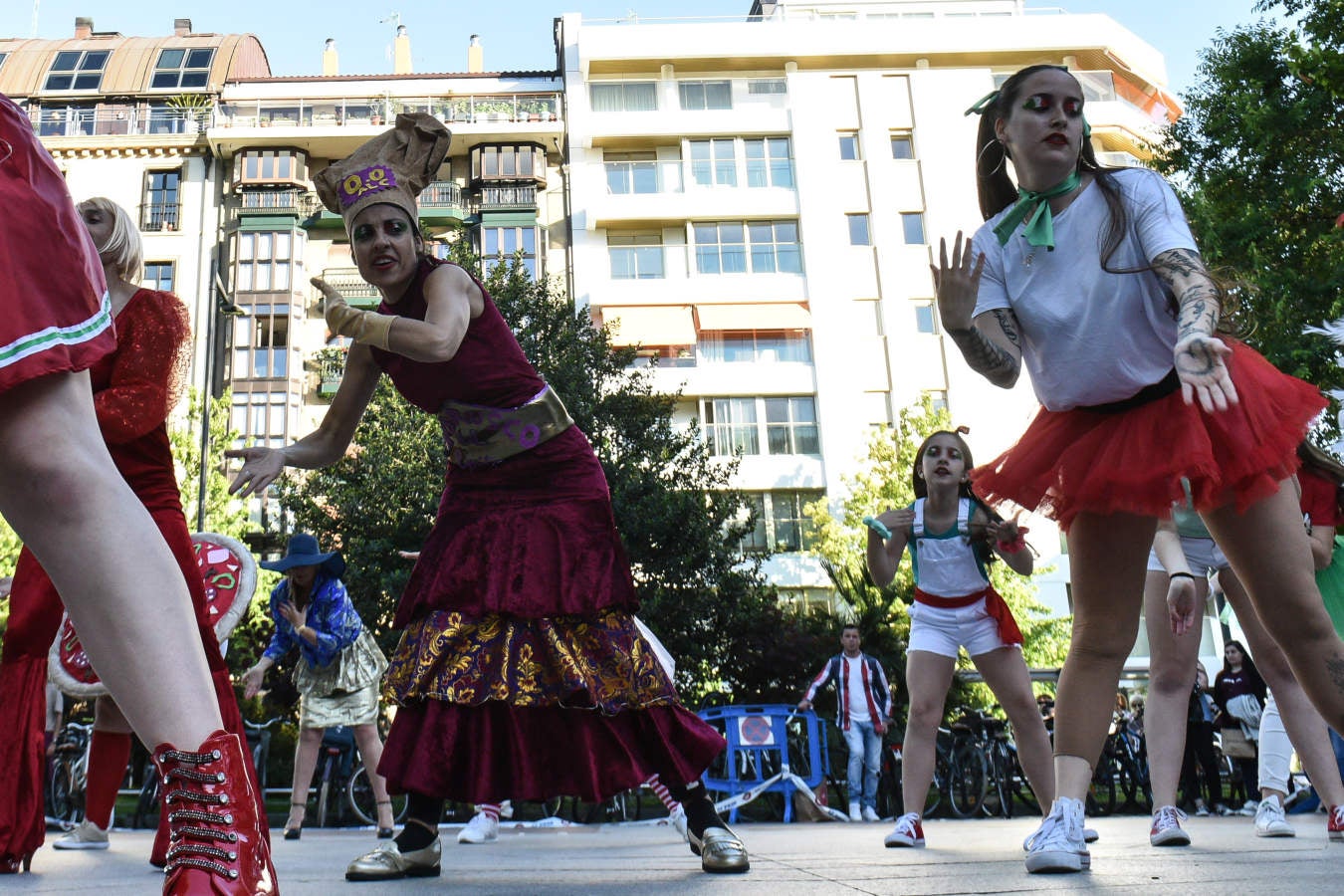 Este viernes ha comenzado una nueva edición del festial Olatu Talka que llena las calles de San Sebastián de actividades y eventos para todos los públicos