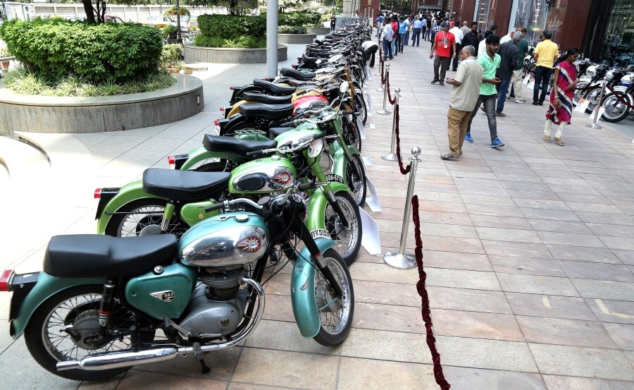 Bangalore celebra la Semana Internacional de la Motocicleta, en la que han participado hasta 63 países de todo el mundo para exhibir las mejores motocicletas, concebidas entre principios de 1900 hasta finales de los 80. 