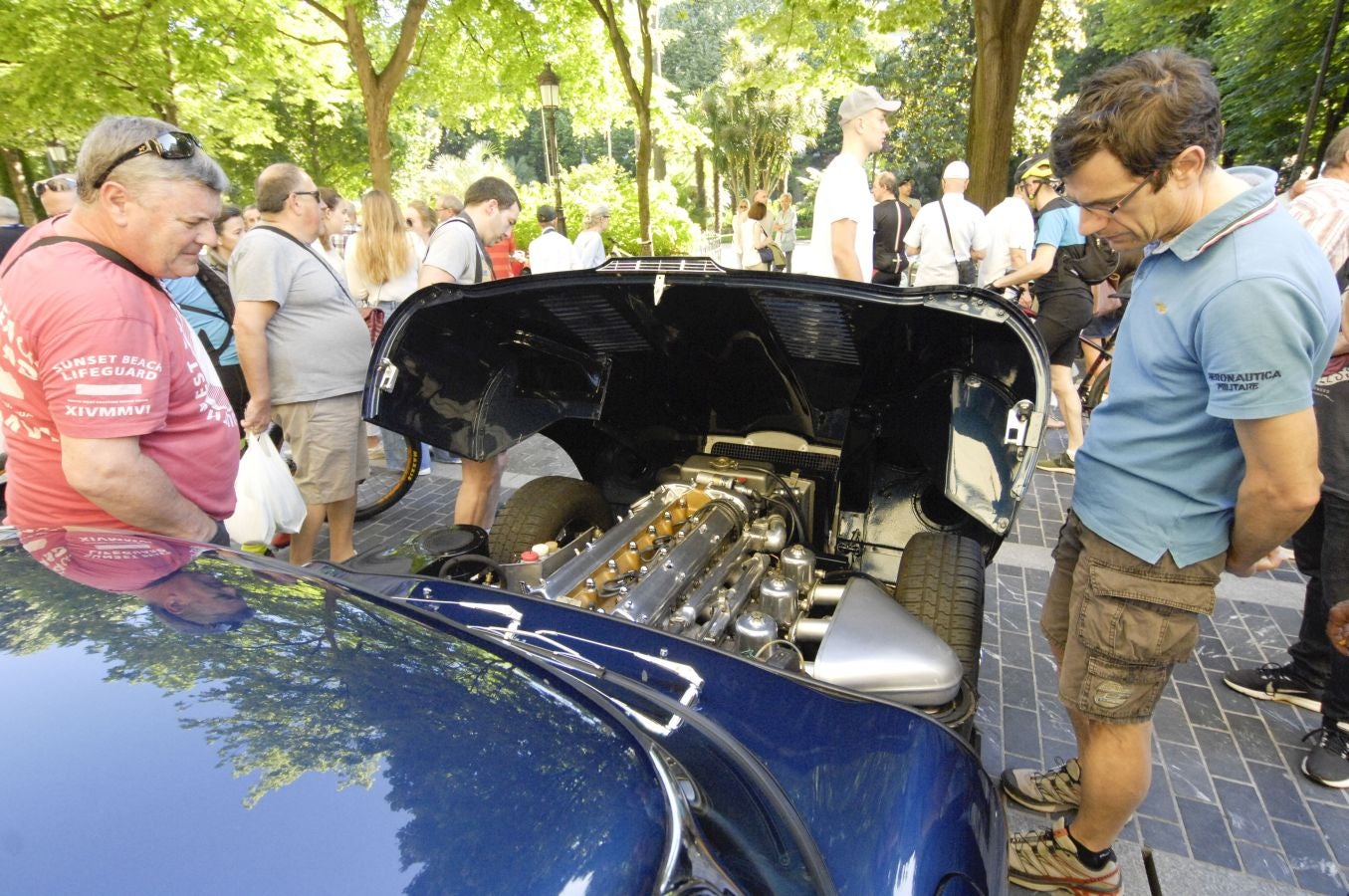Donostia ha sido el epicentro del automovilismo clásico al celebrarse la tercera edición de la San Sebastián Circuit Spirit. Más de 80 vehículos clásicos, desde 1923 al 1969, y deportivos actuales de alta gama, han recorrido parte de Gipuzkoa y de Iparralde.