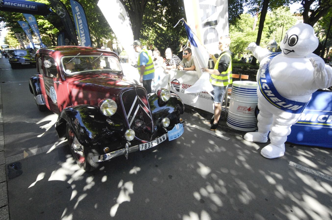 Donostia ha sido el epicentro del automovilismo clásico al celebrarse la tercera edición de la San Sebastián Circuit Spirit. Más de 80 vehículos clásicos, desde 1923 al 1969, y deportivos actuales de alta gama, han recorrido parte de Gipuzkoa y de Iparralde.