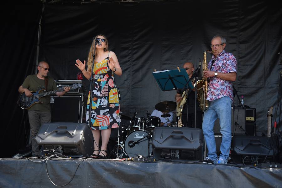 Basoka, el minifestival musical que todos los años se celebra entre los árboles del bosque de Miramón, se ha convertido en una de las citas ineludibles de Olatu Talka. Esta vez Basoka recupera su formato habitual con funciones con un marcado color folkie, 