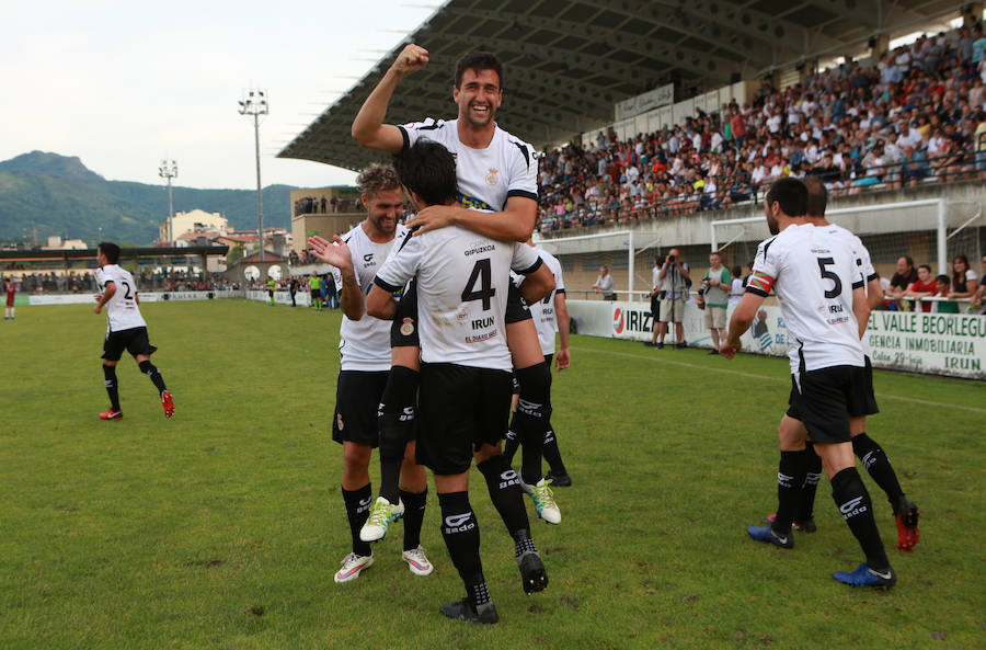 Los irundarras se impusieron por 2-0 al Jumilla para certificar la permanencia en 2ª B una temparada más