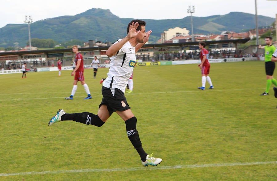 Los irundarras se impusieron por 2-0 al Jumilla para certificar la permanencia en 2ª B una temparada más