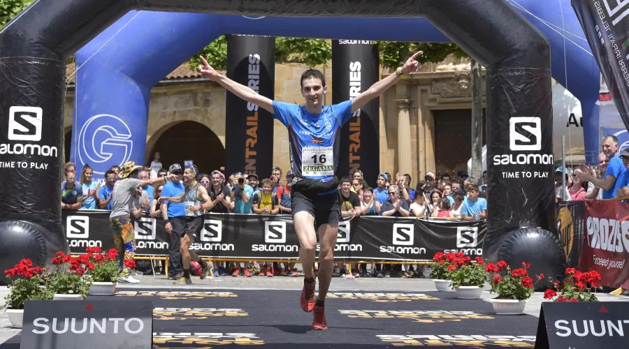 Zegama - Aizkorri ha recibido la visita de cientos de participantes y curiosos que han decidido disfrutar del buen tiempo con el mejor deporte al aire libre. 