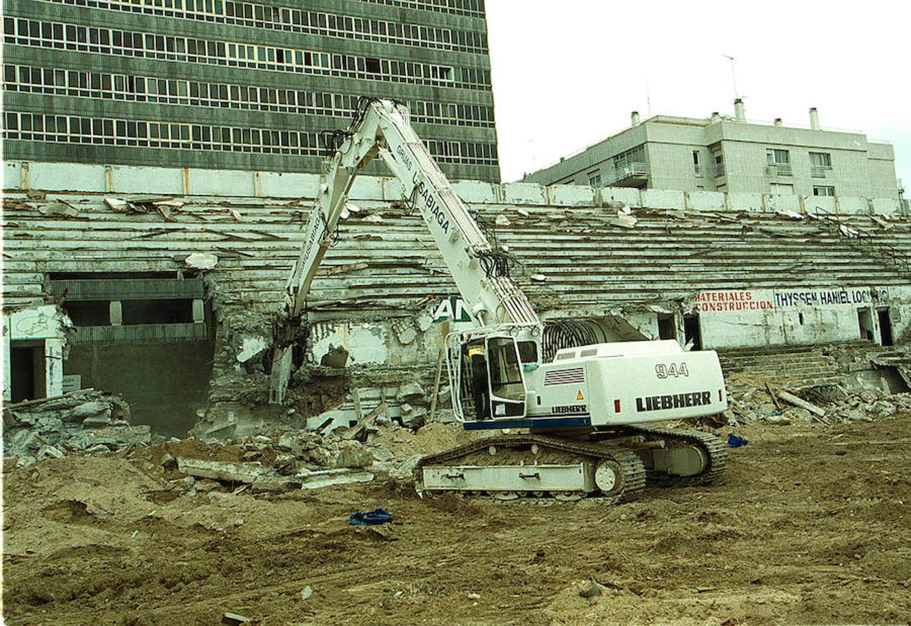 Se cumplen 20 años de que comenzara la demolición de Atotxa, hojar de la Real Sociedad hasta 1993 durante más de ochenta años.