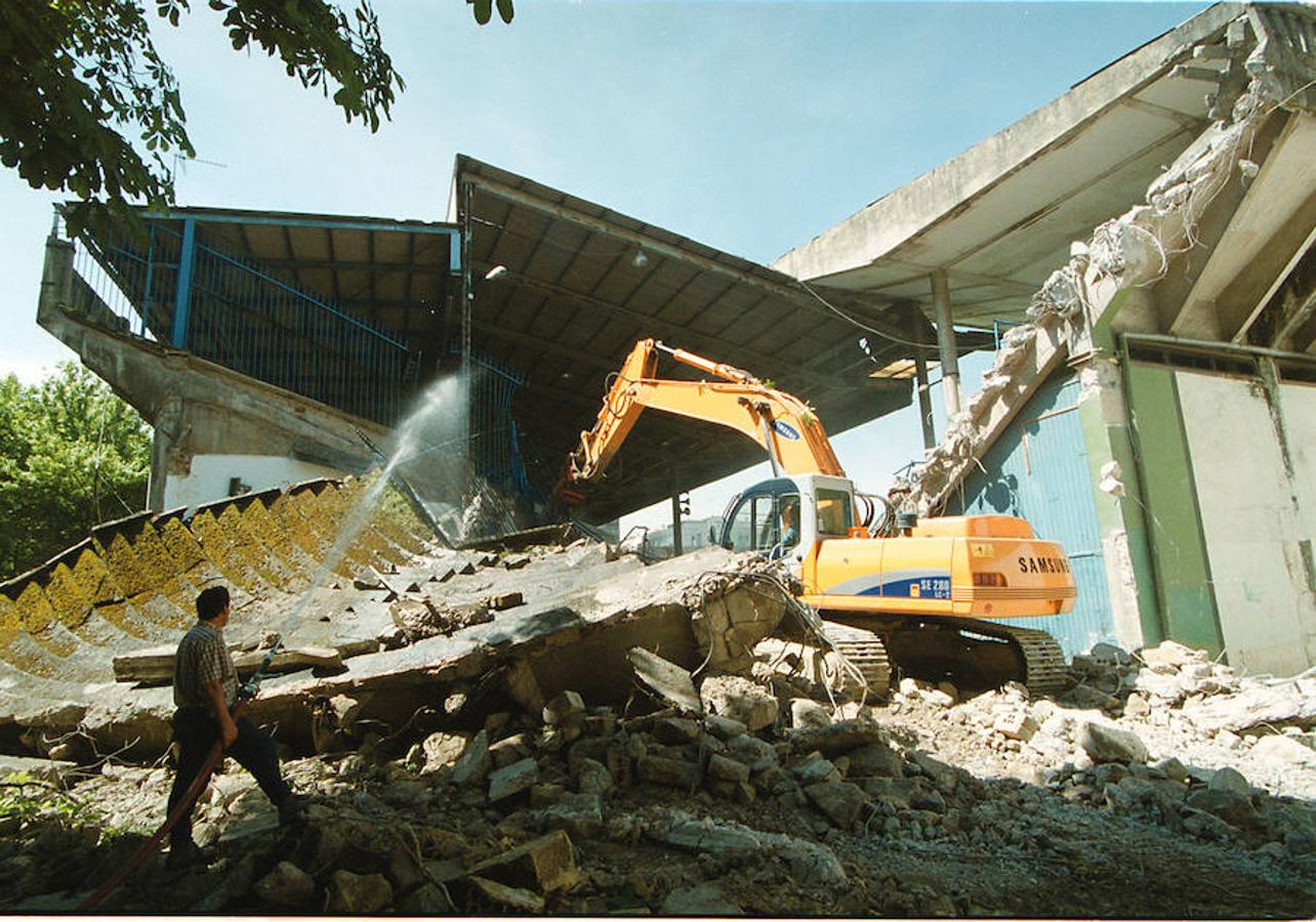 Se cumplen 20 años de que comenzara la demolición de Atotxa, hojar de la Real Sociedad hasta 1993 durante más de ochenta años.