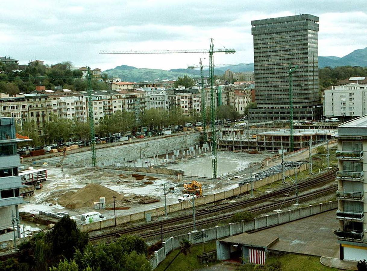 Se cumplen 20 años de que comenzara la demolición de Atotxa, hojar de la Real Sociedad hasta 1993 durante más de ochenta años.