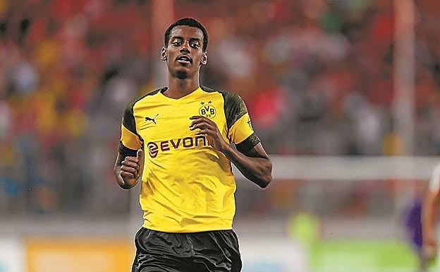 Fichajes Real Sociedad: Isak, la penúltima pieza del puzle en la delantera