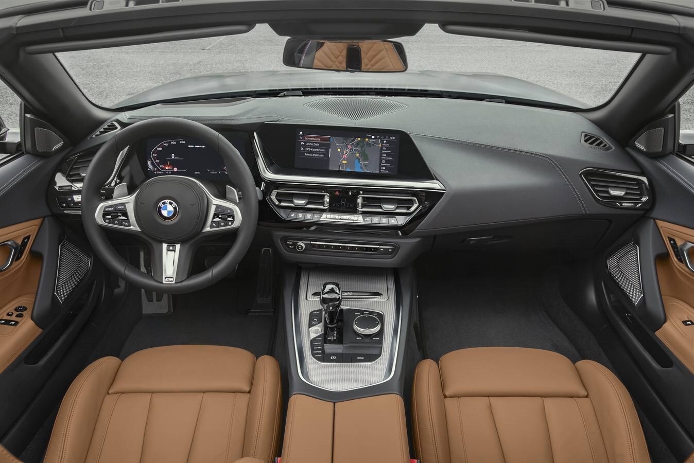 Los «roadsters» o biplazas descapotables de BMW han destacado como iconos del puro placer de conducción. Ahora, el nuevo Z4 se une a este salón de la fama de la firma bávara. Un cabrio con capota clásica de lona que cuesta desde 48.900 euros.